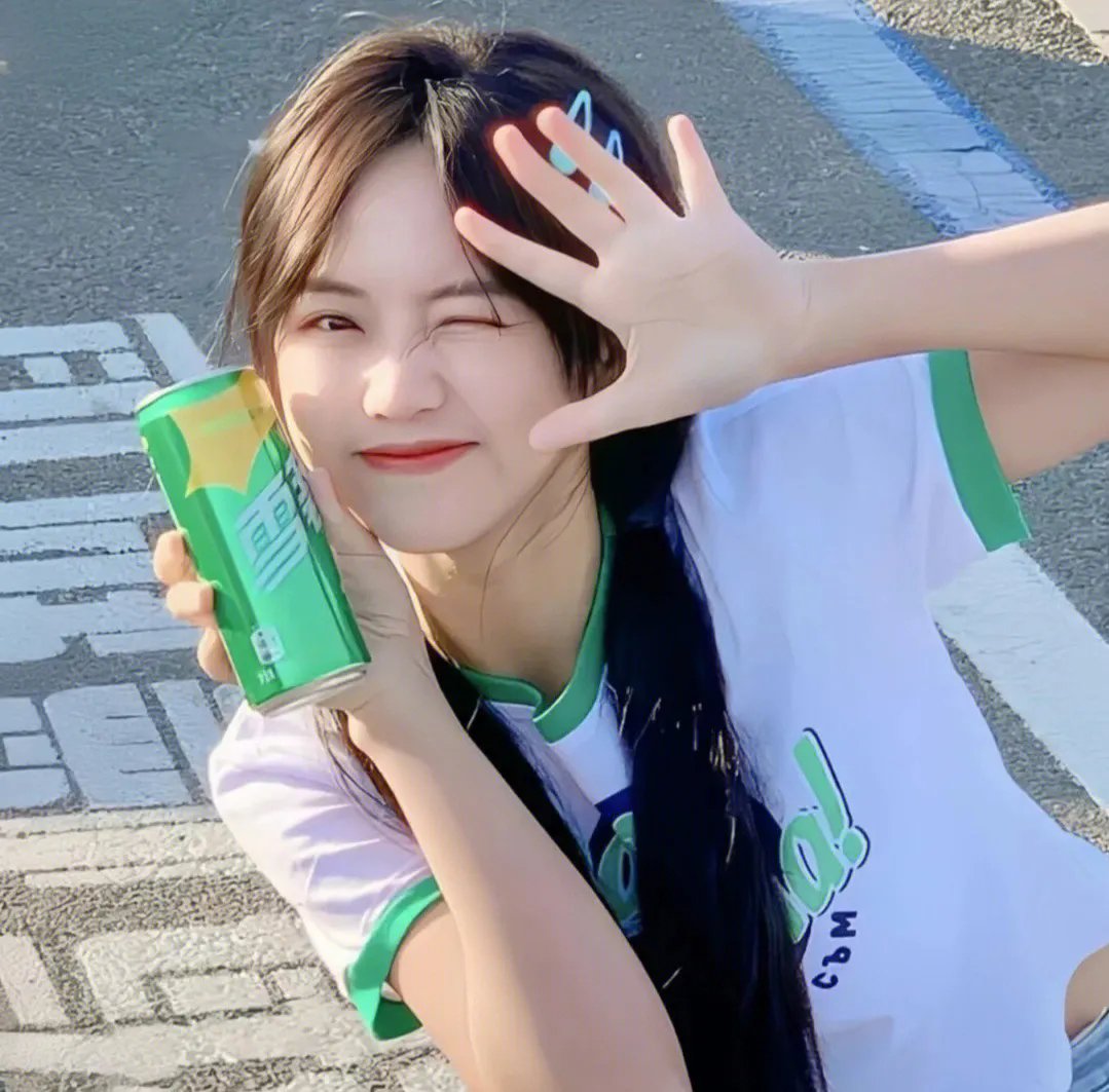 老师！是裂口女！